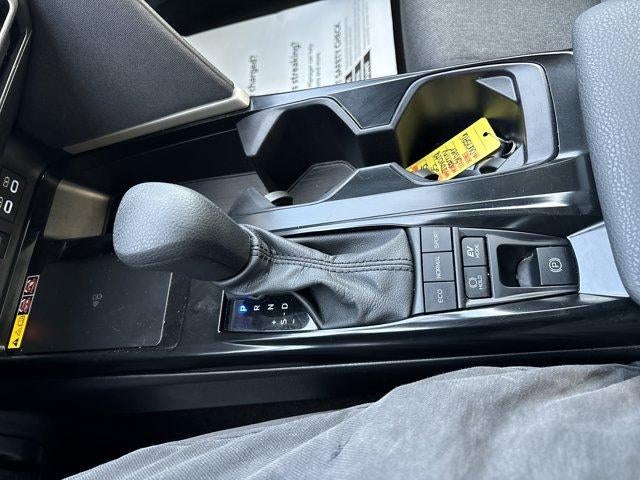 2025 Toyota Camry LE (SE)