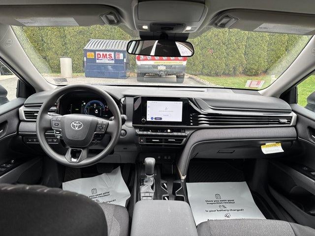 2025 Toyota Camry LE (SE)