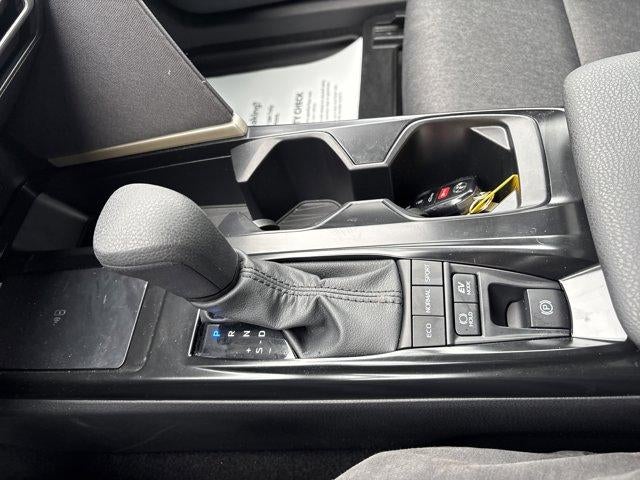 2025 Toyota Camry LE (SE)