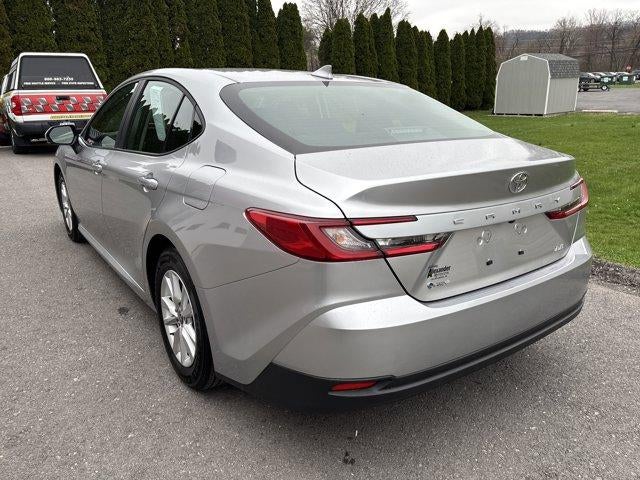 2025 Toyota Camry LE (SE)