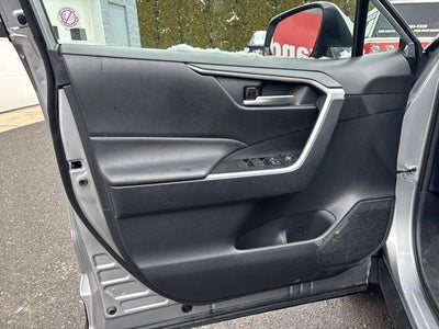 2025 Toyota RAV4 Hybrid XLE AWD (Natl)