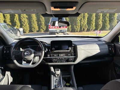 2024 Nissan Pathfinder SV 4WD