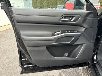 2024 Nissan Pathfinder SL 4WD