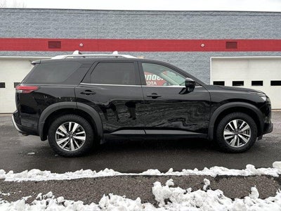 2024 Nissan Pathfinder SL 4WD