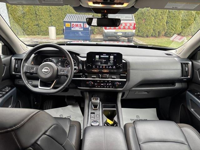 2025 Nissan Pathfinder SL 4WD