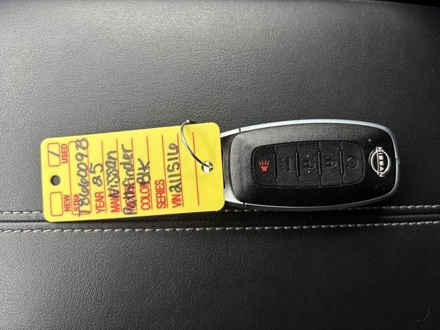 2025 Nissan Pathfinder SL 4WD