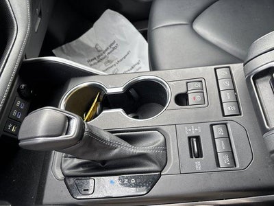 2022 Toyota Highlander XLE AWD (Natl)