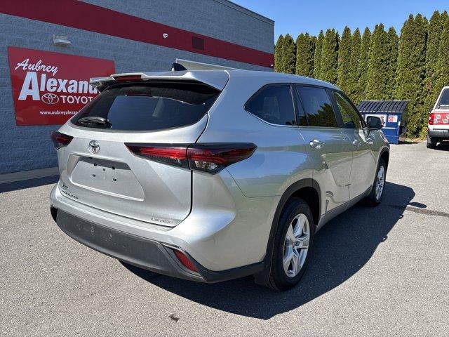 2024 Toyota Highlander LE AWD (SE)
