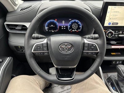 2026 Toyota Highlander Platinum AWD (Natl)