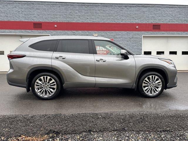 2026 Toyota Highlander Platinum AWD (Natl)