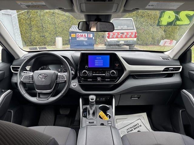 2024 Toyota Highlander LE AWD (SE)