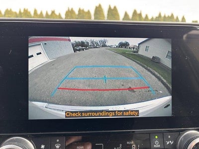 2024 Toyota Highlander LE AWD (SE)