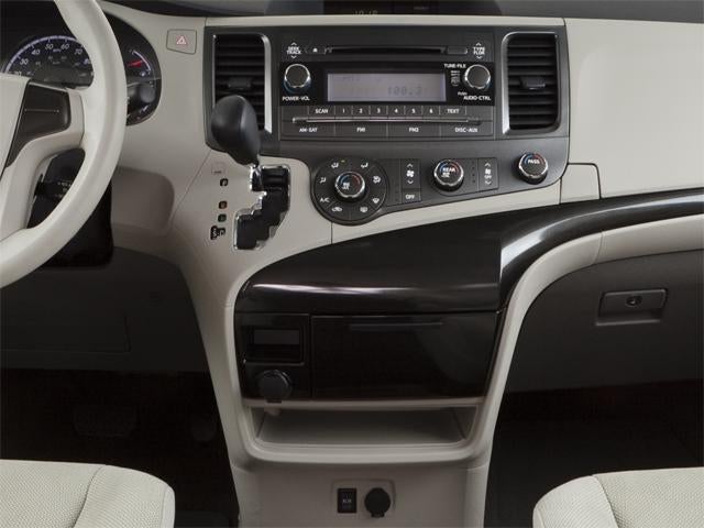 2011 Toyota Sienna 5dr 8-Pass Van V6 LE FWD (Natl)