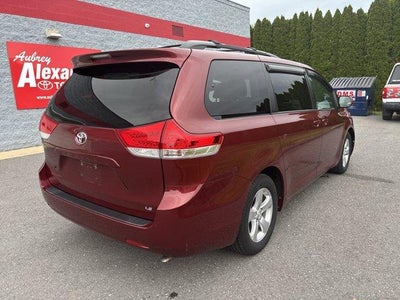 2013 Toyota Sienna 5dr 8-Pass Van V6 LE FWD (Natl)
