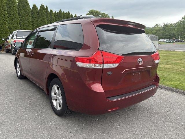 2013 Toyota Sienna 5dr 8-Pass Van V6 LE FWD (Natl)
