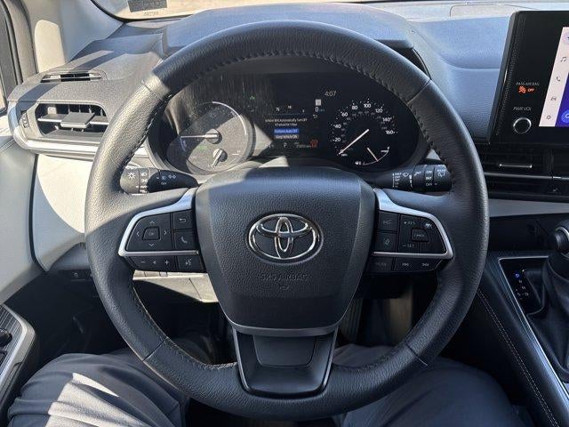 2025 Toyota Sienna XLE AWD 7-Passenger (Natl)