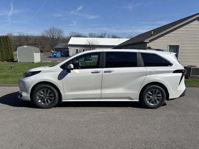 2025 Toyota Sienna XLE AWD 7-Passenger (Natl)