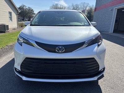 2025 Toyota Sienna XLE AWD 7-Passenger (Natl)