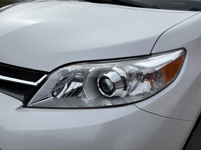 2020 Toyota Sienna XLE Premium FWD 8-Passenger (Natl)