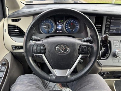 2020 Toyota Sienna XLE Premium FWD 8-Passenger (Natl)