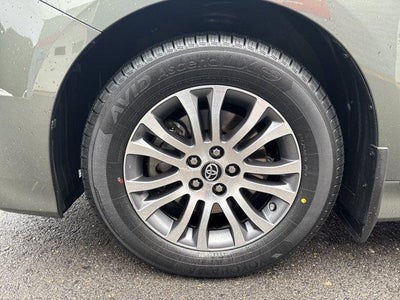 2020 Toyota Sienna XLE FWD 8-Passenger (Natl)