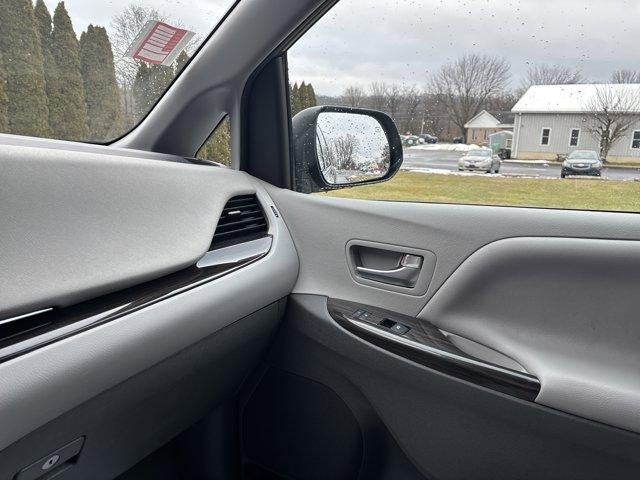 2020 Toyota Sienna XLE FWD 8-Passenger (Natl)