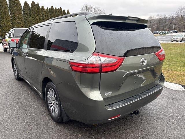 2020 Toyota Sienna XLE FWD 8-Passenger (Natl)
