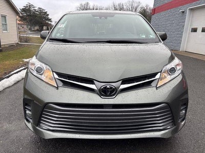 2020 Toyota Sienna XLE FWD 8-Passenger (Natl)