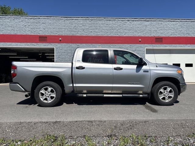 2017 Toyota Tundra 4WD 4WD SR5 CrewMax 5.5' Bed 5.7L (SE)