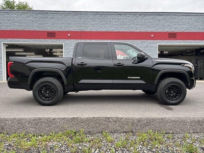 2025 Toyota Tundra 4WD 4WD SR5 CrewMax 5.5' Bed (SE)