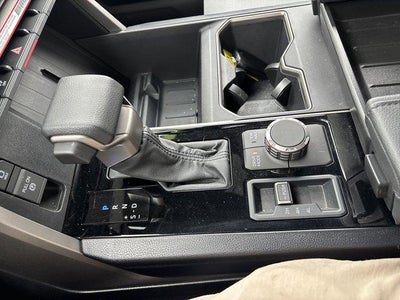 2025 Toyota Tundra 4WD 4WD SR5 CrewMax 5.5' Bed (SE)