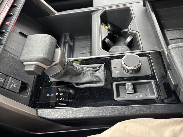2025 Toyota Tundra 4WD 4WD SR5 CrewMax 5.5' Bed (SE)