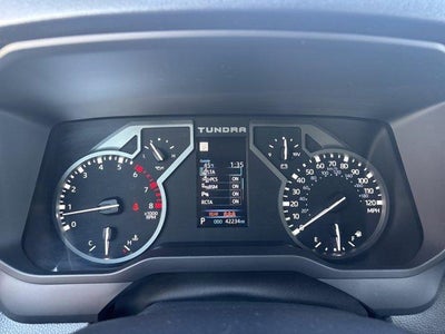 2022 Toyota Tundra 4WD 4WD SR5 CrewMax 5.5' Bed (SE)