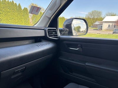 2024 Toyota Tundra 4WD 4WD SR5 CrewMax 5.5' Bed (SE)