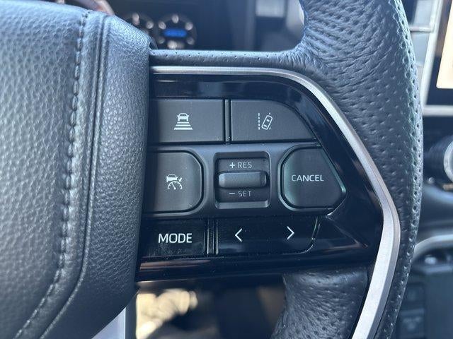 2022 Toyota Tundra 4WD 4WD Platinum Hybrid CrewMax 5.5' Bed (Natl)