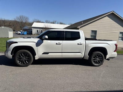 2022 Toyota Tundra 4WD 4WD Platinum Hybrid CrewMax 5.5' Bed (Natl)
