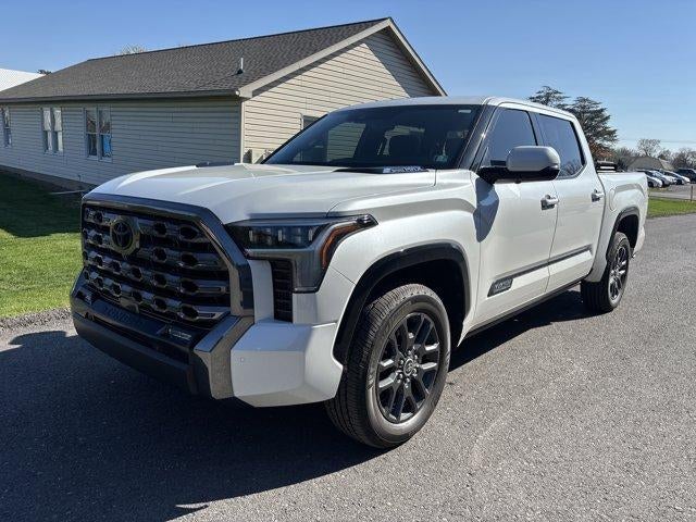 2022 Toyota Tundra 4WD 4WD Platinum Hybrid CrewMax 5.5' Bed (Natl)