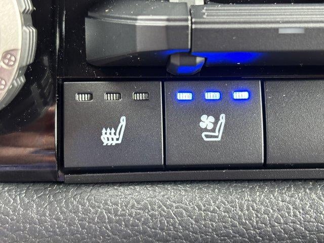 2025 Toyota Tundra 4WD 4WD Limited CrewMax 5.5' Bed (Natl)