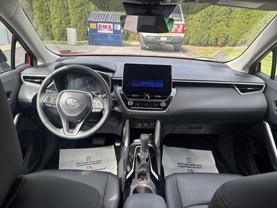 2025 Toyota Corolla Cross XLE 4WD (Natl)
