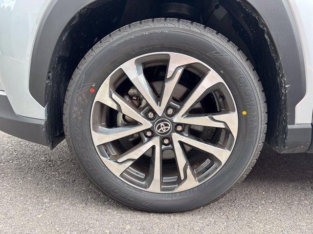 2025 Toyota Corolla Cross XLE 4WD (Natl)