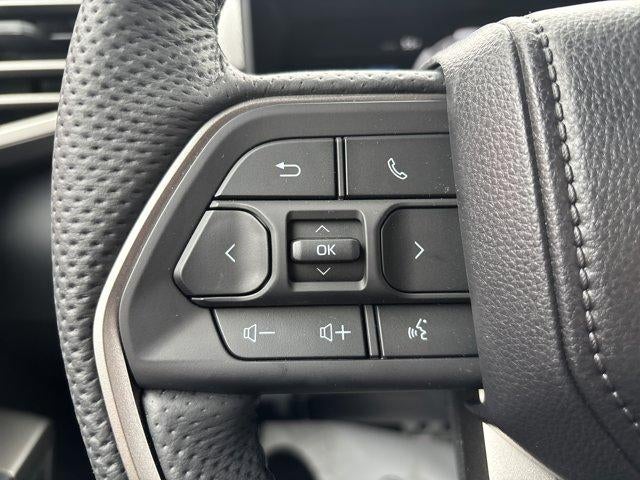 2025 Toyota Sequoia Limited 4WD (SE)