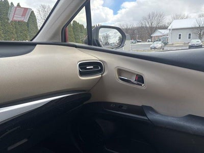 2021 Toyota Prius Limited (Natl)
