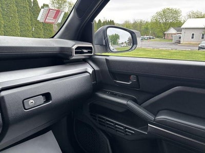 2025 Toyota 4Runner SR5 4WD (GS)