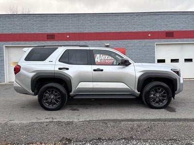 2025 Toyota 4Runner SR5 4WD (GS)