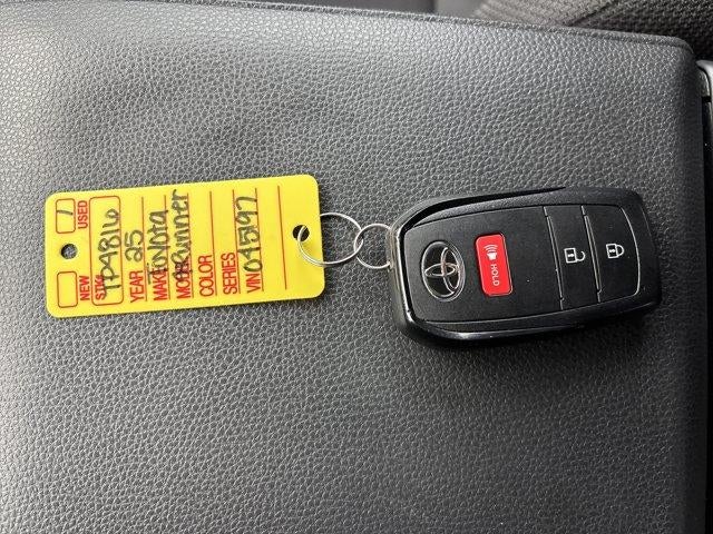 2025 Toyota 4Runner SR5 4WD (GS)