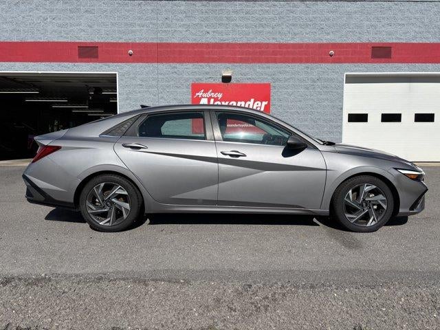 2025 Hyundai ELANTRA Limited IVT