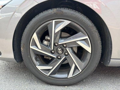 2025 Hyundai ELANTRA SEL Convenience IVT