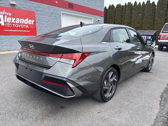 2025 Hyundai ELANTRA SEL Convenience IVT