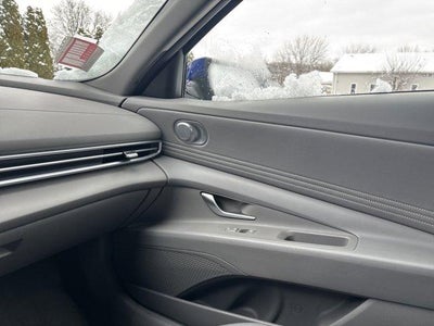 2025 Hyundai ELANTRA SEL Convenience IVT