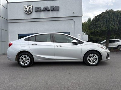 2019 Chevrolet Cruze Sedan LS